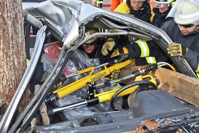 weber_rescue_extrication_ram_safety_firefighter Weber Rescue Extrication Ram